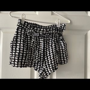 Black and white flowy shorts